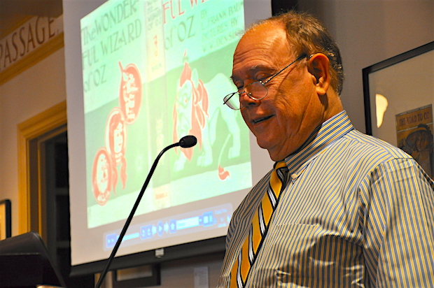 Peter Hanff giving a lecture 