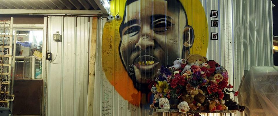 Mural_of_Alton_Sterling_at_the_Triple_S_Food_Mart_in_North_Baton_Rouge