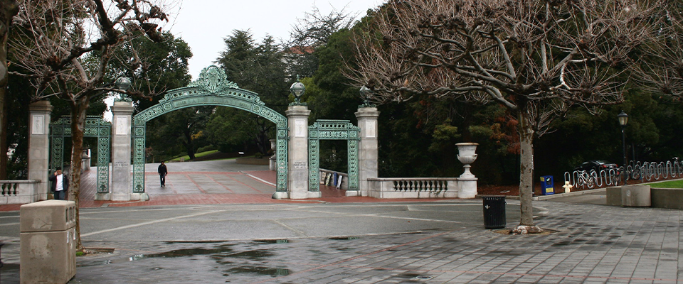 Photo of Cal Campus looking empty due to the pandemic