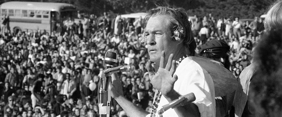 Timothy Leary addressing a crowd