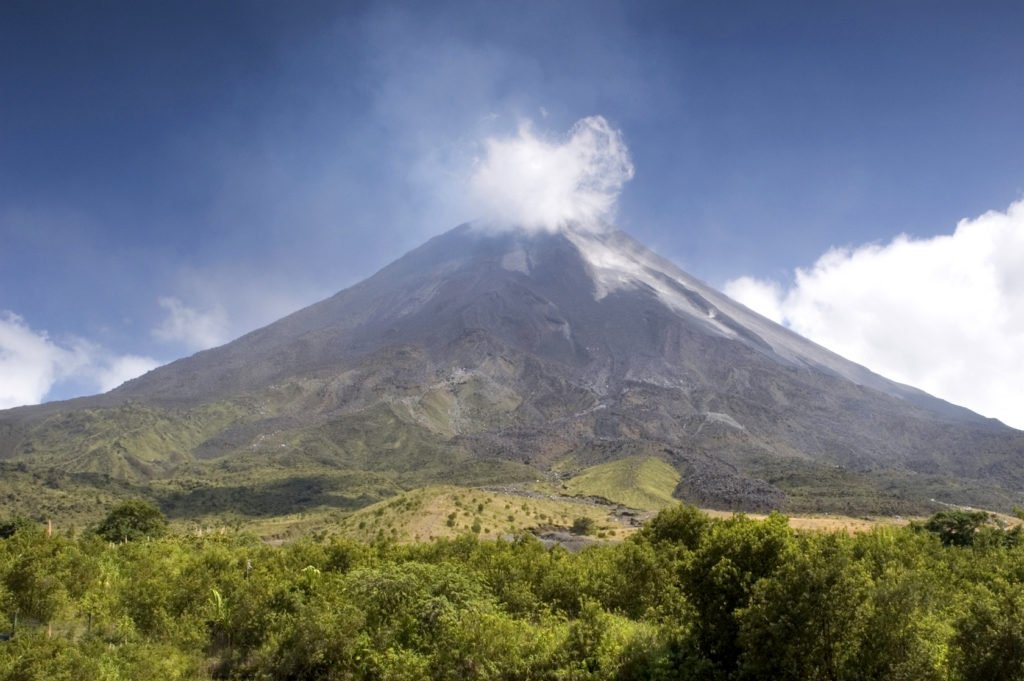 Costa Rica, Arenal Volcano erupting