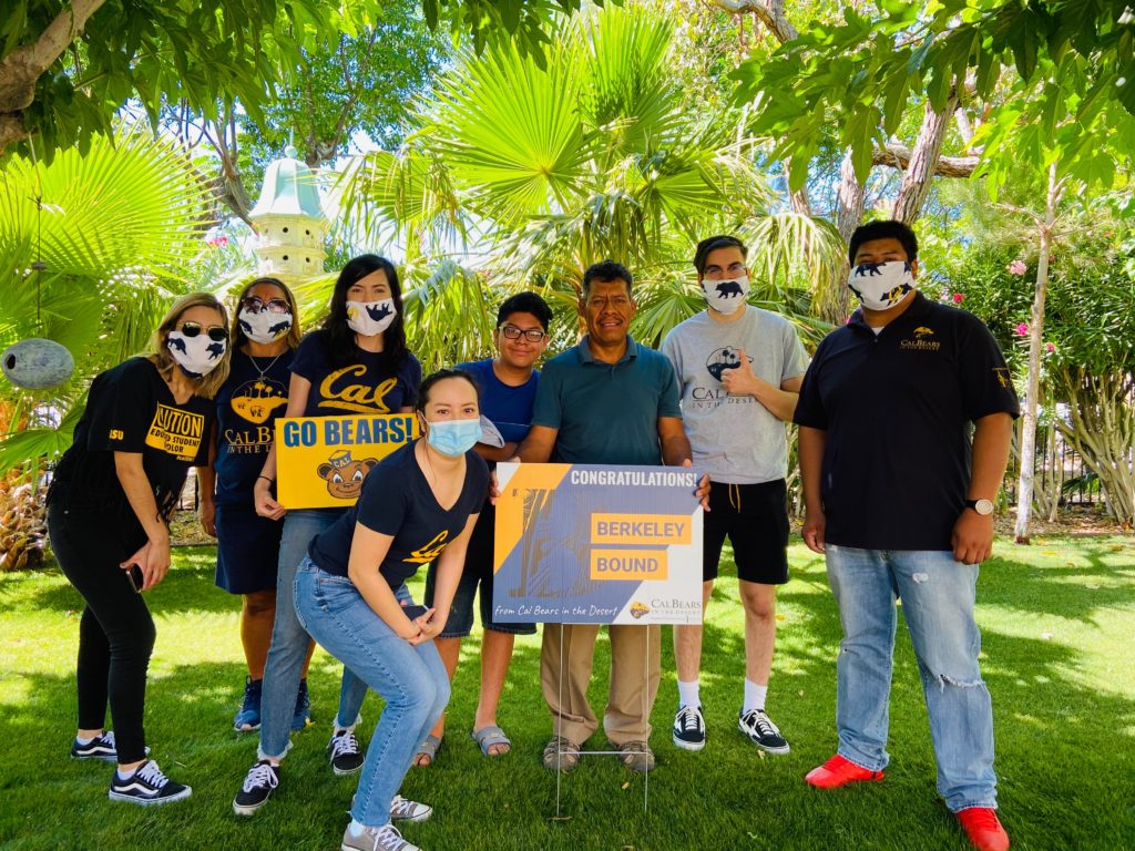 Cal Bears in the Desert Alumni distributing welcome packets to incoming freshman students during the summer of 2020
