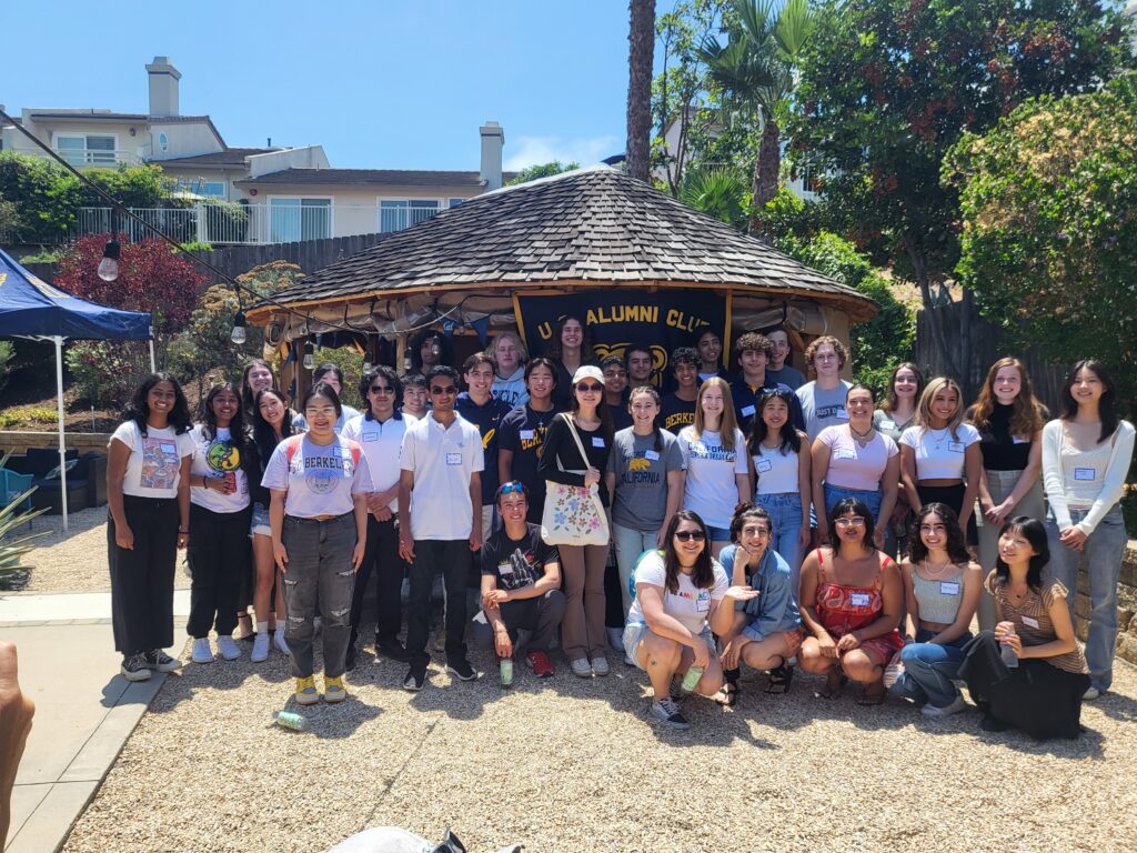Attendees of the San Diego Cal Alumni Summer Welcome Party pose for a group picture. 
