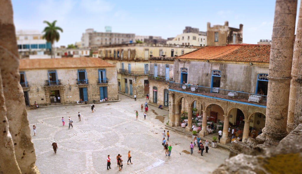 plaza in Cuba