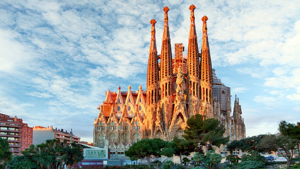 Sagrada Família, a large building with towers