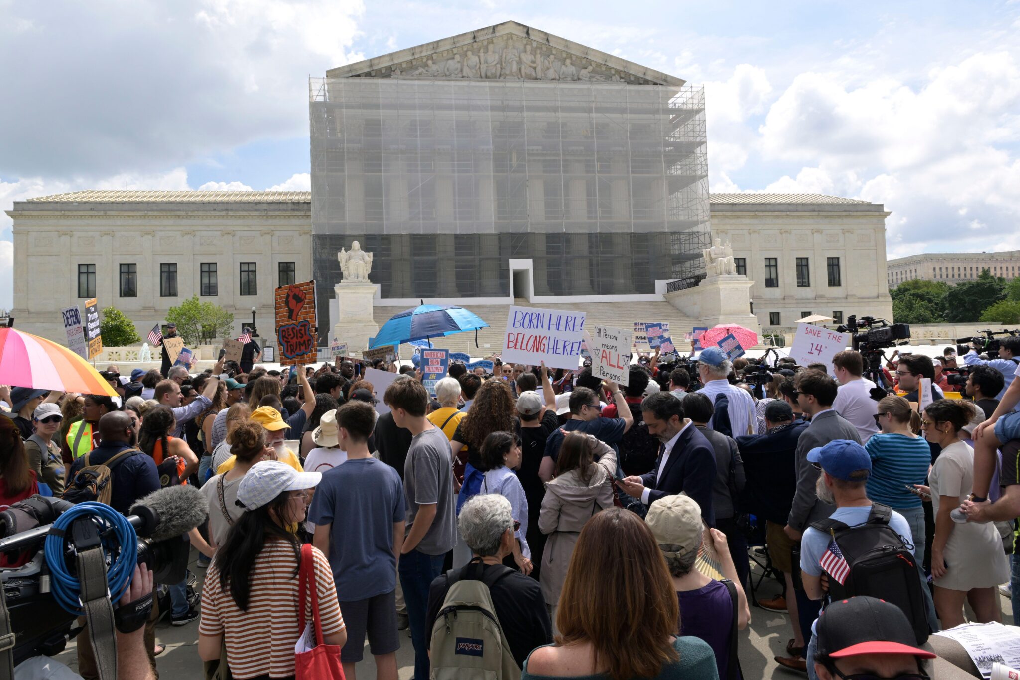 Protesters in front of US Supreme Court